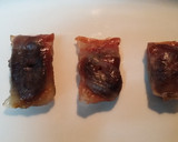 Foto del paso 1 de la receta: Rollitos de bacon y ciruelas