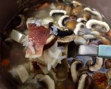รูปขั้นตอนการทำที่ 1 ของ ข้าวต้มหมีสูตร1(แบล็คฟอร์เรสต์เบคอนหมูกรอบเต้าหู้แครอทและเห็ดเชมปิญอง)