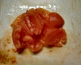 Foto del paso 1 de la receta: Tartitas de jamón, queso y tomate con discos de empanadas