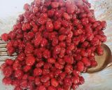 Hình bước làm 2 của món Chùm ruột ngào đường👨‍🍳