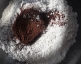 A picture of step 3 of Chocolate dry fruit spongcake.