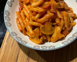 Foto del paso 4 de la receta: Macarrones con champiñones y salchichas