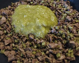 Foto del paso 4 de la receta: Carne con nopales en salsa verde🌹