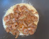 A picture of step 2 of Creamy Spicy Shrimp Linguine with Spinach & Mushroom.