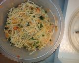 A picture of step 2 of Fried spaghetti with coated chicken.