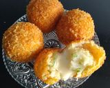 Foto langkah ke 7 dari resep Pompom Potato Moza.