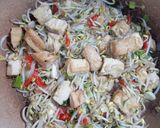 Foto langkah ke 5 dari resep Tumis Tahu Toge.