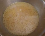 A picture of step 4 of Chicken clear soup.