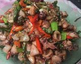 Foto langkah ke 8 dari resep Tumis cumi pedas.