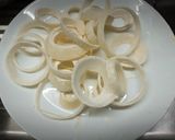 รูปขั้นตอนการทำที่ 2 ของ Onion Ring (สูตรไม่ใส่ไข่)