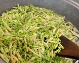 Foto langkah ke 2 dari resep Tumis bunga pepaya resep ibu🤍.