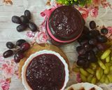 A picture of step 5 of Black Grapes Jam.