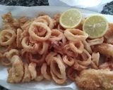 Foto del passaggio 5 della ricetta Frittura di calamari e baccalà in pastella