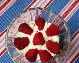 Egyszerű poharas málnás sajttorta recept fázis 6 fotója