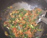 हरा प्याज़ की सब्जी (Hara pyaz ki sabzi recipe in Hindi) रेसिपी चरण 3 फोटो