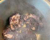 Foto del paso 3 de la receta: Carrilleras al vino tinto (Galtas)