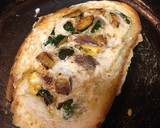 Foto del paso 6 de la receta: Tostada rellena de calabacín, anchoa y queso de cabra