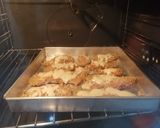 Foto langkah ke 3 dari resep Baked Garlic Cheesy Chicken.