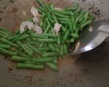 Foto langkah ke 3 dari resep Baby buncis tumis udang saus xo.