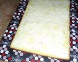 A picture of step 2 of Strawberries cake.