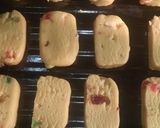 A picture of step 4 of Karachi biscuits.