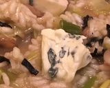 A picture of step 5 of Risotto with leeks, mushrooms & Parmesan crisps.