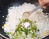 A picture of step 3 of Eggs Fried Rice.