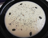 Foto del paso 3 de la receta: Crema de melón con jamón ibérico y semillas