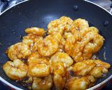 A picture of step 6 of Honey Garlic Prawns.