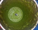 A picture of step 1 of Coriander Coconut Chutney.