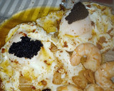 Foto del paso 6 de la receta: Huevos, con langostinos al ajillo 🦐🦐🌶️🌶️🥚🥚