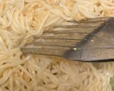 A picture of step 1 of Hakka Noddles.