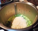 Foto del paso 3 de la receta: Volovanes rellenos de bechamel de espinacas y huevo escalfado