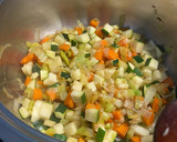 Foto del paso 1 de la receta: Couscous con verduras y salmón, todo en la misma olla