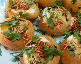 A picture of step 8 of Dahi Batata Puri.