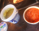 Foto del paso 1 de la receta: Arroz rojo con níscalos, jamón, tomate y semillas de girasol
