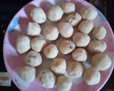 A picture of step 4 of Delicious Sooji Laddu.