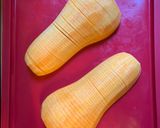 Une image de l'étape 2 de Butternut façon Hasselback rôti aux herbes et miel.