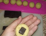 Foto langkah ke 4 dari resep Bola-bola Ubi Coklat Lumer.