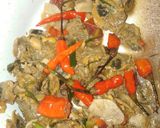 Foto langkah ke 5 dari resep Oseng Kerang Simping Gresik.