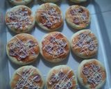 Foto langkah ke 8 dari resep Pizza mini ekonomis.