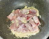 Foto langkah ke 2 dari resep Sop Ayam Kemiri.