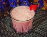 A picture of step 3 of Strawberry shake.