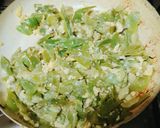 Foto del paso 7 de la receta: Papa frita con vainitas verdes y huevos