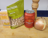 Foto del paso 1 de la receta: Solomillo de pavo a la cerveza con salsa de pistachos