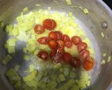 Foto del paso 1 de la receta: Ensalada caliente de sobritas