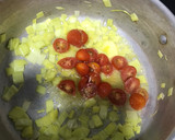 Foto del paso 1 de la receta: Ensalada caliente de sobritas
