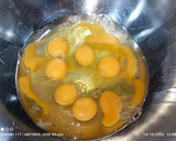 Foto del paso 3 de la receta: Tortilla de calabacín 🥚🥚🍀🍀