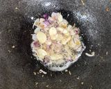 Foto langkah ke 4 dari resep Nasi Goreng Rebon Cabe Rawit.