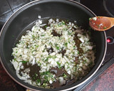Foto del paso 3 de la receta: Gallo en salsa verde con papas cocidas y huevo duro